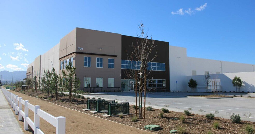 More Photos Of Palomino Ranch, Norco Unknown For Lease