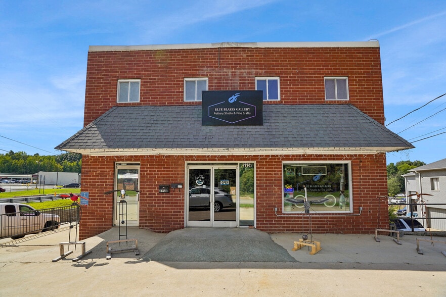 Primary Photo Of 225 S Madison Blvd, Roxboro Storefront Retail Office For Sale