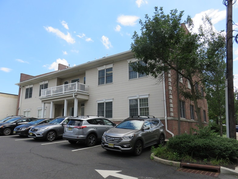 More Photos Of 47 Raritan Ave, Highland Park Medical For Lease
