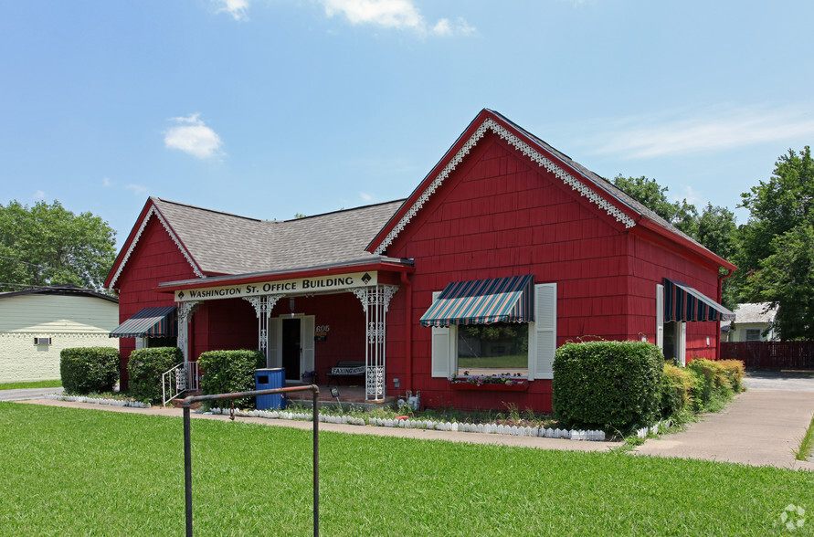 Primary Photo Of 605 S Washington St, Kaufman Office For Sale