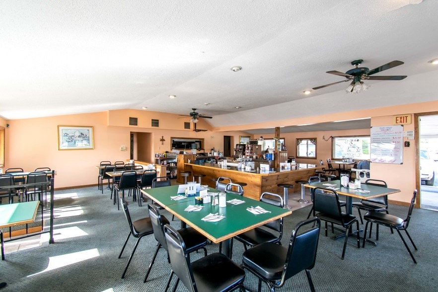More Photos Of 141 Congamond Rd, Southwick Restaurant For Lease