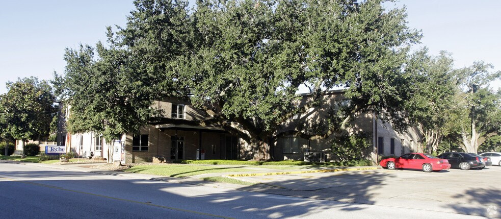 More Photos Of 124 Heymann Blvd, Lafayette Office For Sale