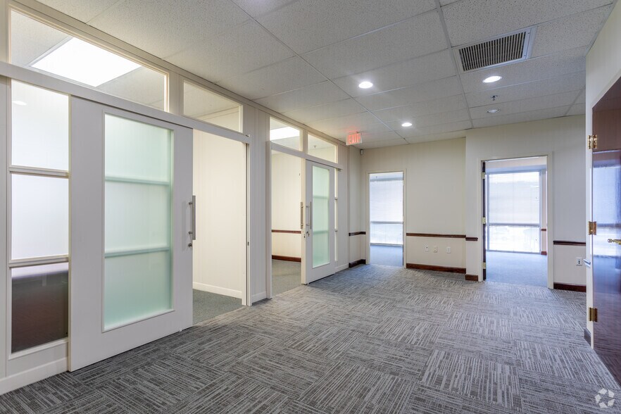 More Photos Of 308 W Rosemary St, Chapel Hill Office For Sale