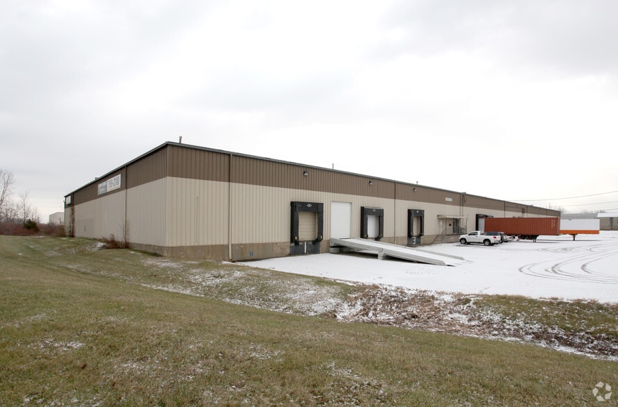 More Photos Of 3910 Groves Rd, Columbus Warehouse For Lease