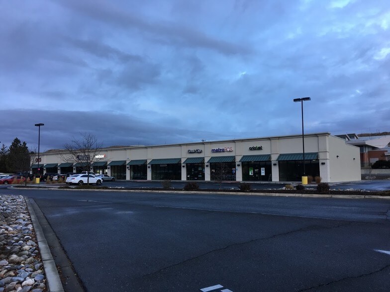 More Photos Of Apache St, Farmington Unknown For Lease