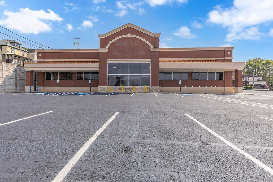 Primary Photo Of 351 Brighton Ave, Rochester Freestanding For Lease