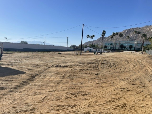 More Photos Of 21320 Box Springs Rd, Moreno Valley Auto Dealership For Lease