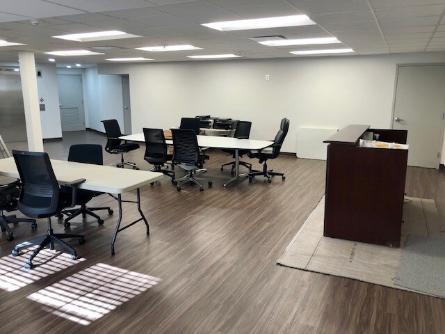More Photos Of 3240 Ferry Landing Rd, Dunkirk Office For Lease