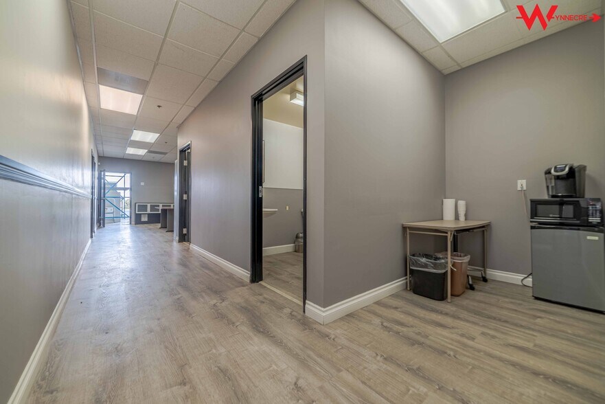 More Photos Of 1221 Puerta Del Sol, San Clemente Warehouse For Lease