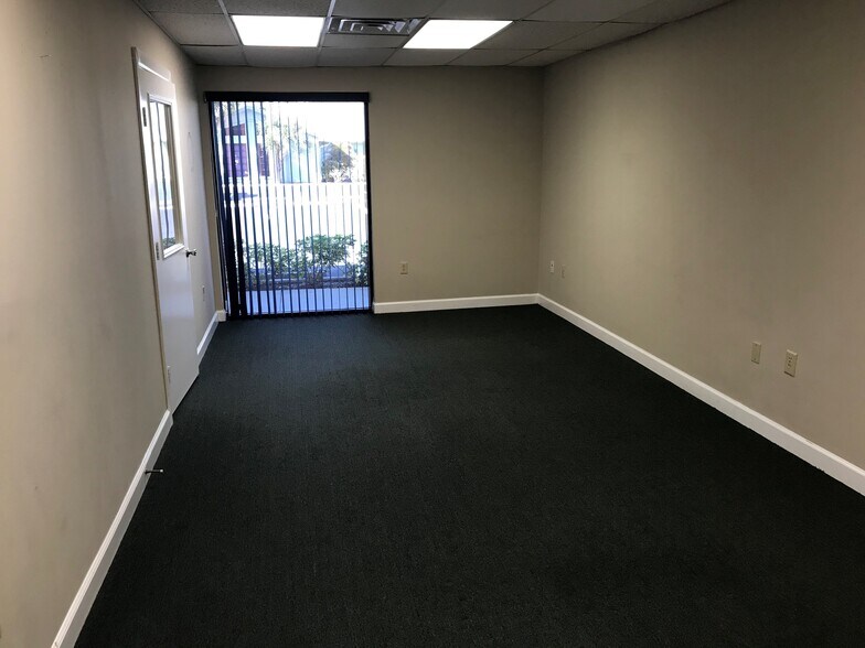 More Photos Of 6315 Presidential Ct, Fort Myers Office For Lease