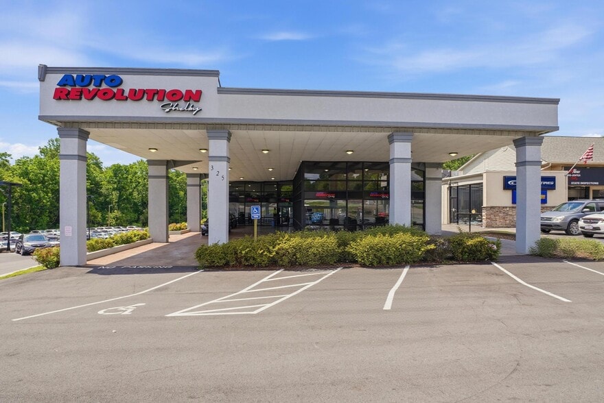 More Photos Of 325 W Dixon Blvd, Shelby Unknown For Lease