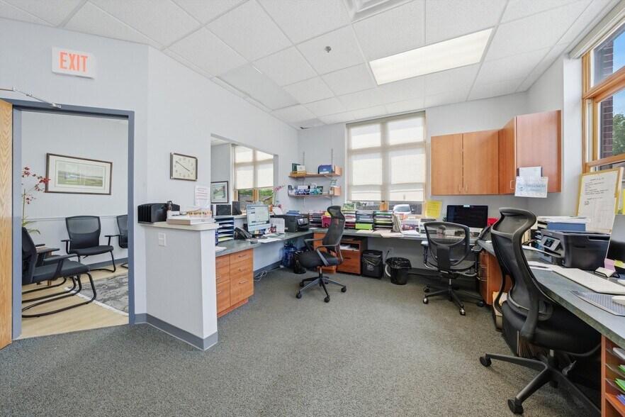 More Photos Of 828 N Cass Ave, Westmont Office For Sale