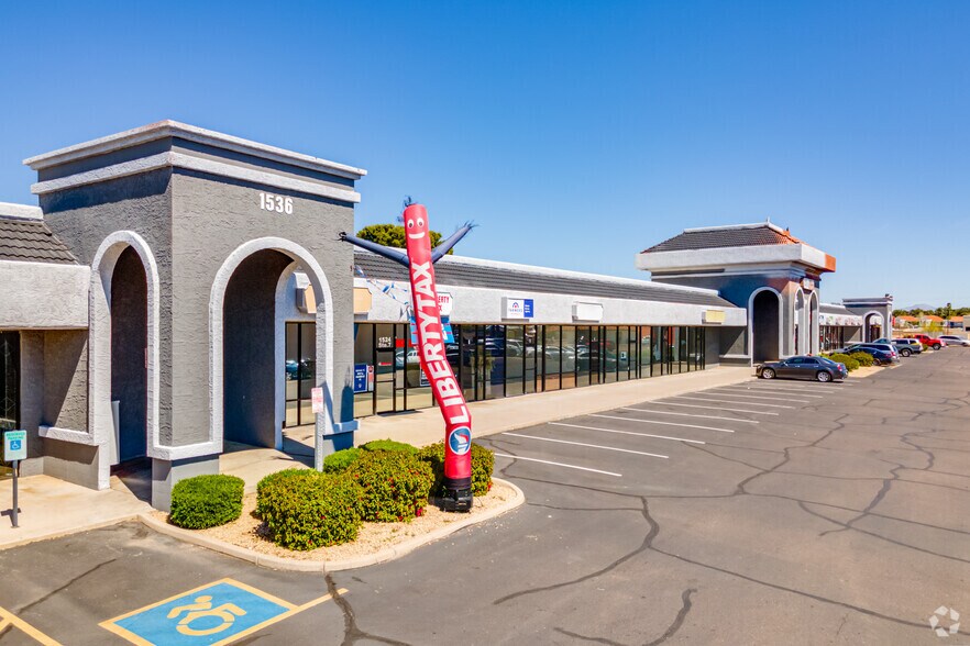 More Photos Of N 15th Ave, Phoenix Unknown For Lease