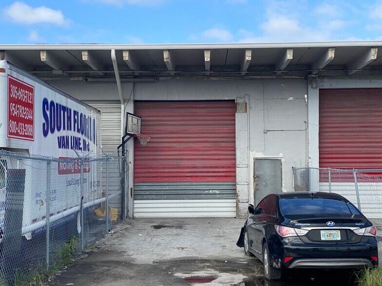 More Photos Of 7130 NW 35th Ave, Miami Warehouse For Lease
