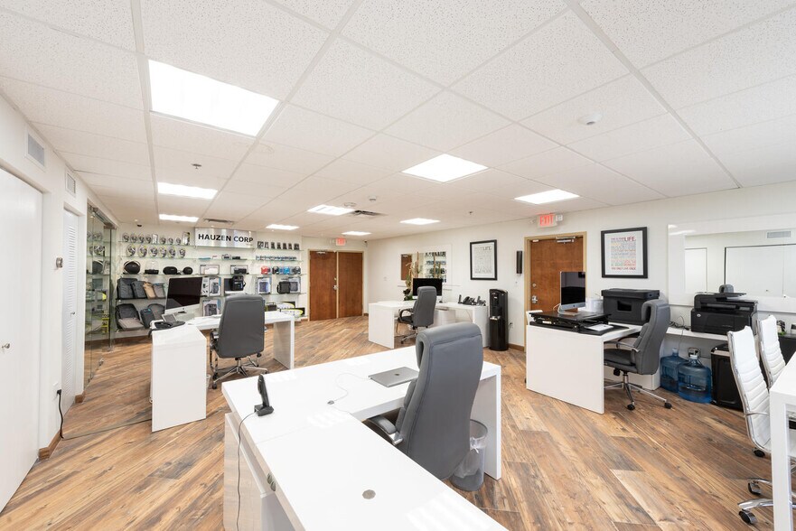 More Photos Of 4300 Biscayne Blvd, Miami Office Residential For Lease