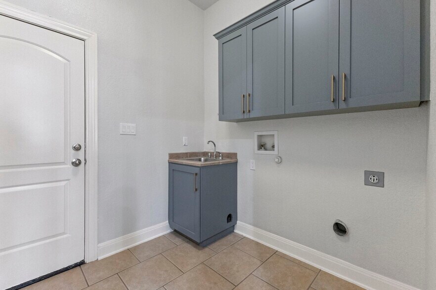 More Photos Of 26807 W IH-10, Fair Oaks Land For Sale