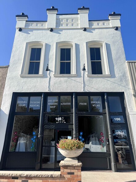 More Photos Of 106-108 E Rusk St, Rockwall Office For Lease
