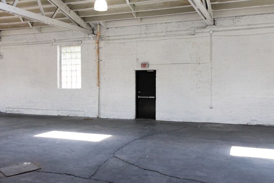 More Photos Of 2101 S Peoria St, Chicago Warehouse For Lease