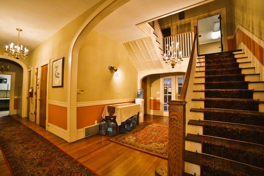 More Photos Of 108 Hillcrest St, Orlando Office For Sale