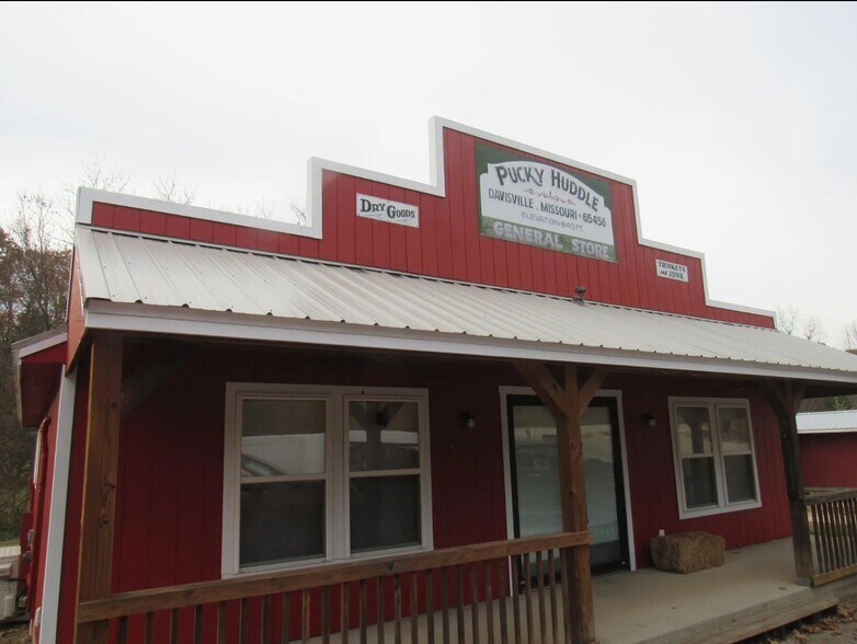 More Photos Of 1 Crabtree Rd, Davisville General Retail For Sale