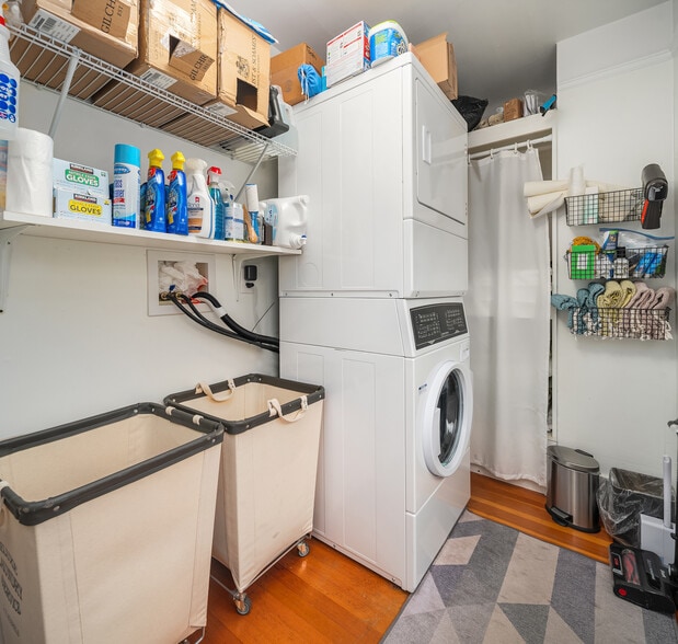 More Photos Of 131 E 12th St, Port Angeles Hotel For Sale