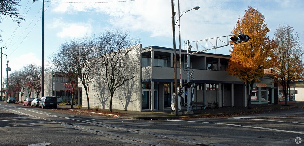 More Photos Of 545-575 Holly St, Junction City Storefront Retail Office For Lease