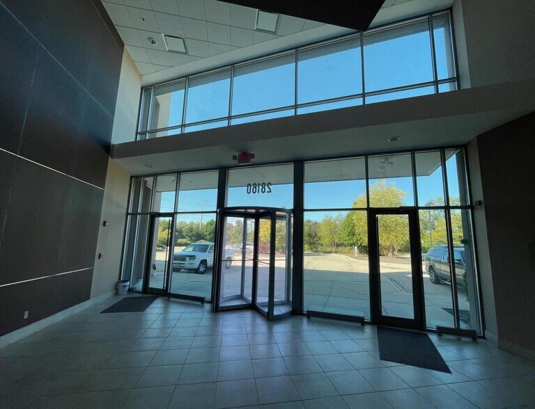More Photos Of 28160 W Northwest Hwy, Lake Barrington Office For Lease
