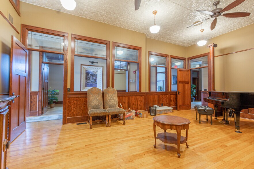 More Photos Of 114 S State St, Fall Creek Office For Lease