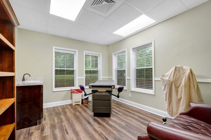More Photos Of 3227-3229 Capital Medical Blvd, Tallahassee Office For Sale