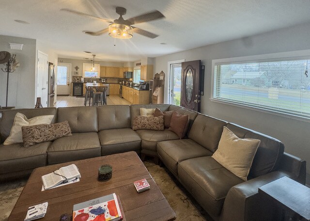 More Photos Of 702 E Schubert St, Fredericksburg Specialty For Sale