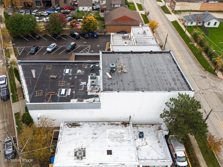 More Photos Of 2109-2119 Green Bay Rd, Highland Park Storefront Retail Residential For Sale