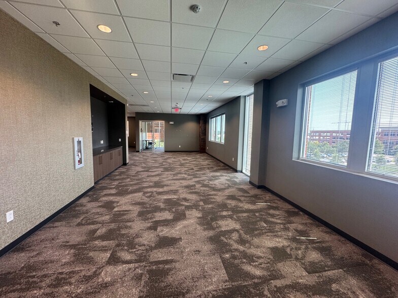 More Photos Of 6751 Parker Farm Dr, Wilmington Office For Lease