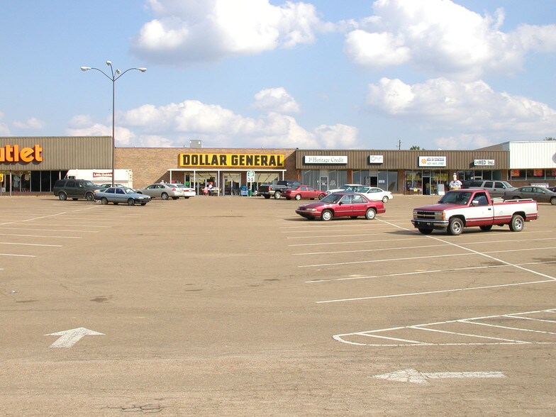 More Photos Of 853 Highway 35 N, Forest Unknown For Lease