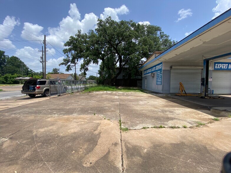 More Photos Of 1398 Washington Blvd, Beaumont Auto Repair For Lease
