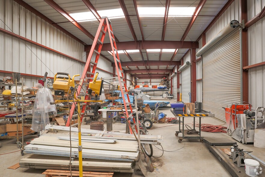 More Photos Of 55479 Yucca Trl, Yucca Valley Warehouse For Lease