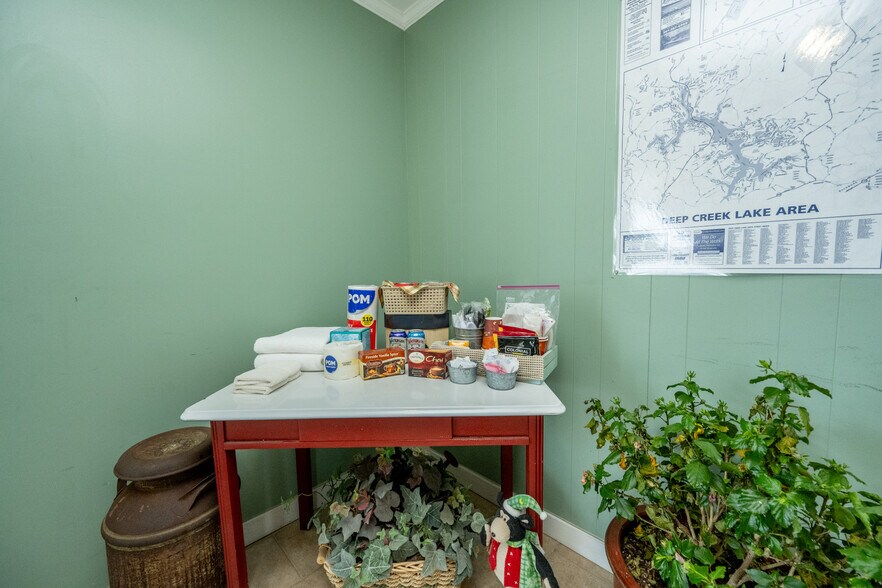More Photos Of 17848 Garrett Hwy, Oakland Apartments For Sale