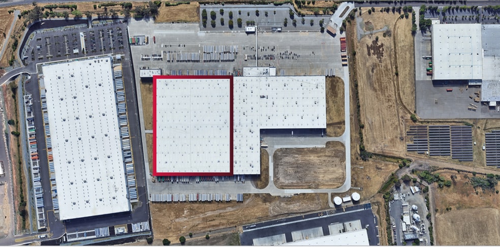 More Photos Of 700 Crocker Dr, Vacaville Distribution For Lease