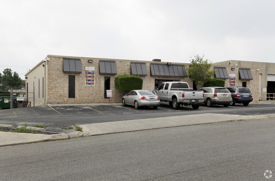 Primary Photo Of 12150 Valliant St, San Antonio Light Manufacturing For Lease
