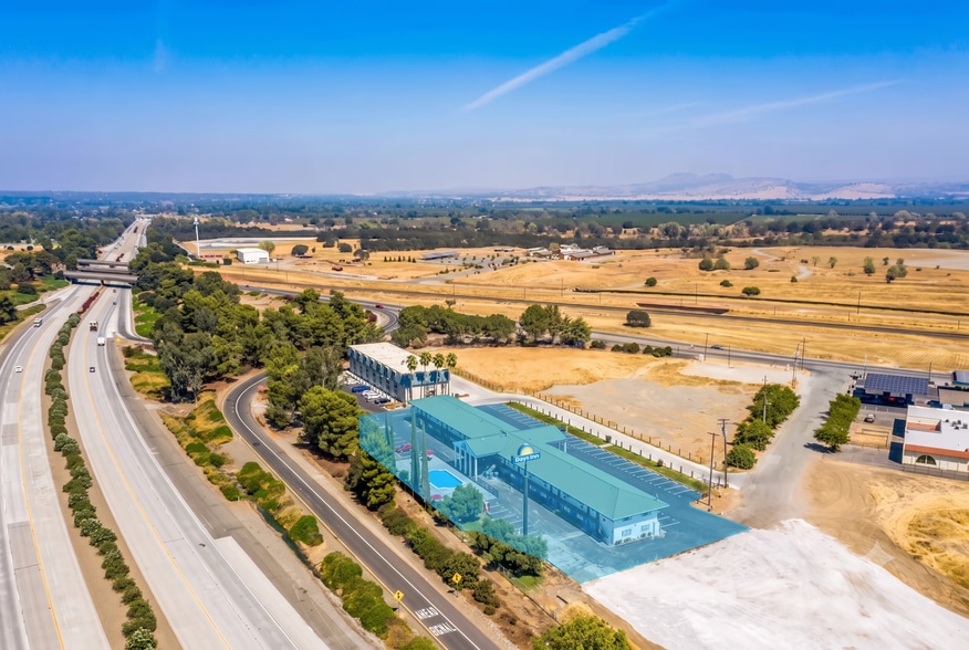 More Photos Of 5 Sutter St, Red Bluff Hotel For Sale