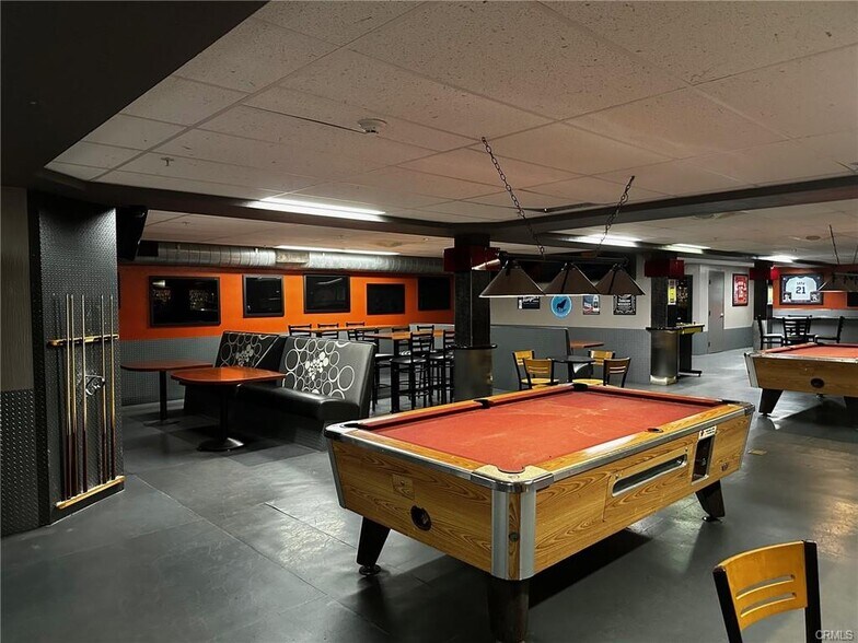 More Photos Of 200 Wall St, Chico Bar For Sale