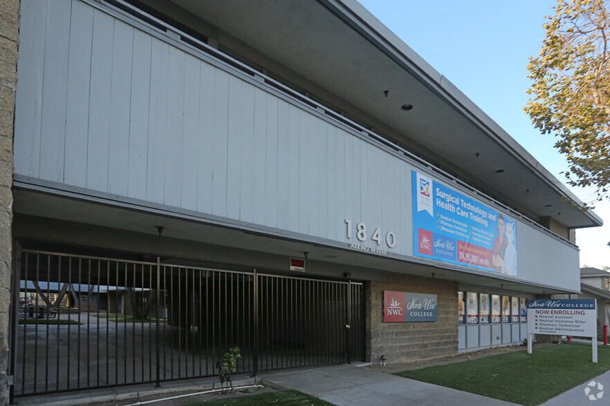 More Photos Of 1840 E 17th St, Santa Ana Office For Lease