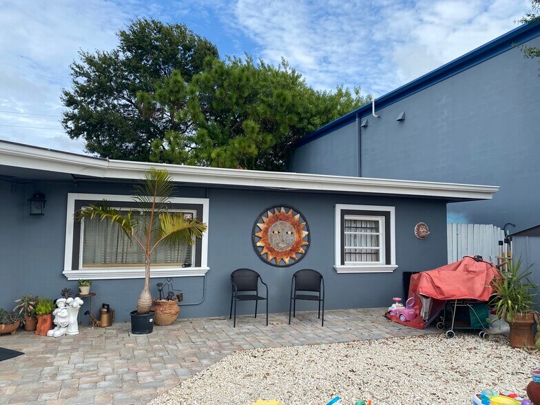 More Photos Of 8051 Ulmerton Rd, Largo Office For Sale