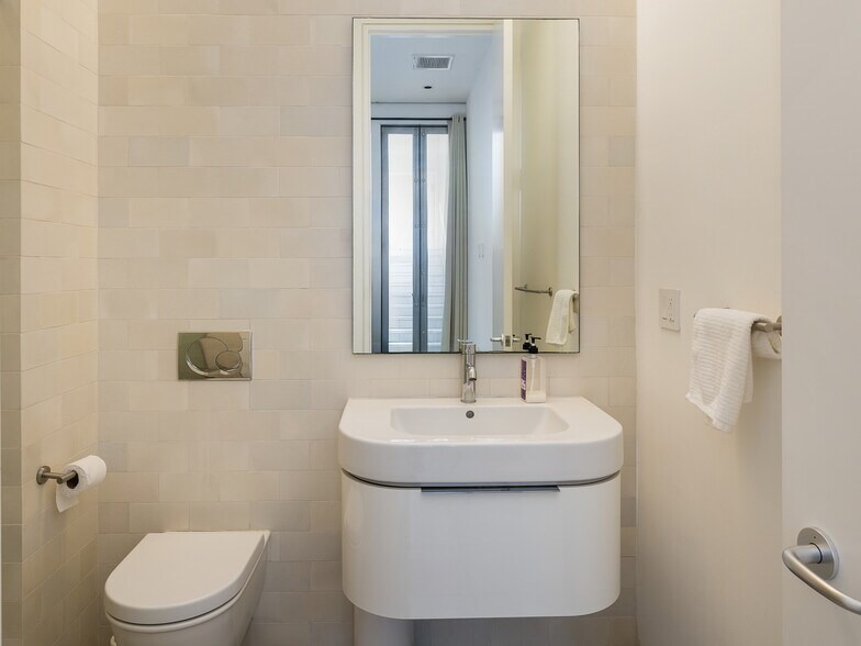 More Photos Of 208 Main St, El Segundo Loft Creative Space For Sale