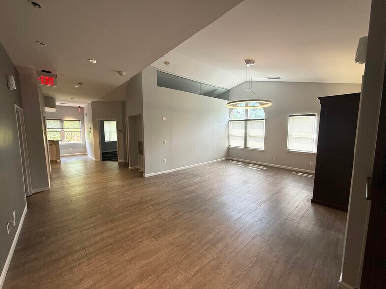 More Photos Of 4200 Evergreen Ln, Annandale Medical For Sale