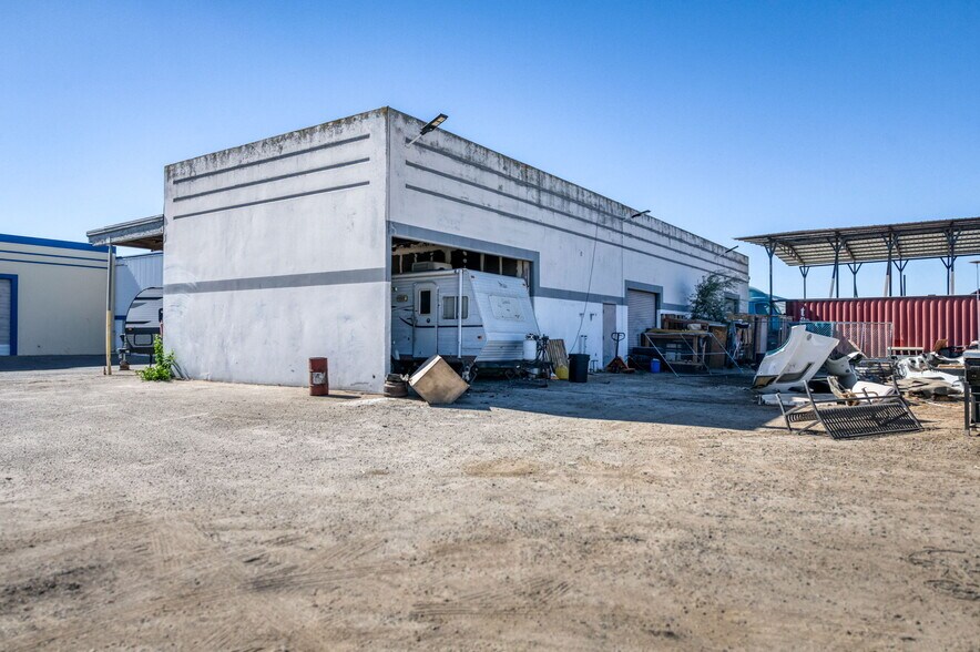 More Photos Of 5333 N Cornelia Ave, Fresno Warehouse For Sale