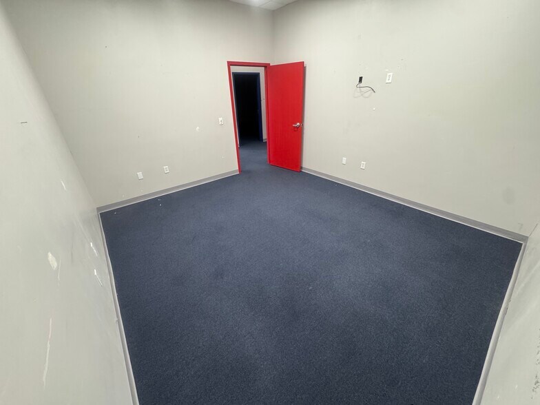 More Photos Of 15856 S Rockwell Park Cv, Herriman Industrial For Lease