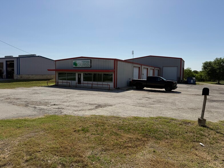 More Photos Of 1237 W Oaklawn Rd, Pleasanton Industrial For Lease