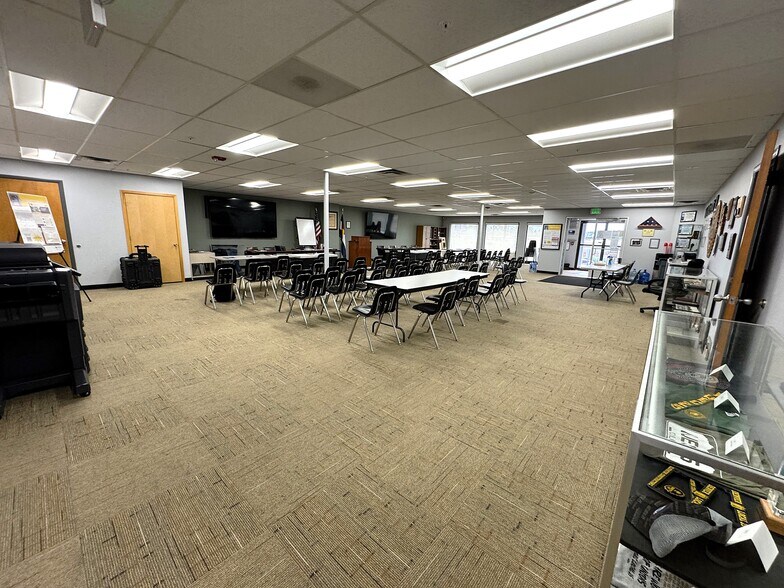 More Photos Of 3025 W Hampden Ave, Englewood Showroom For Sale