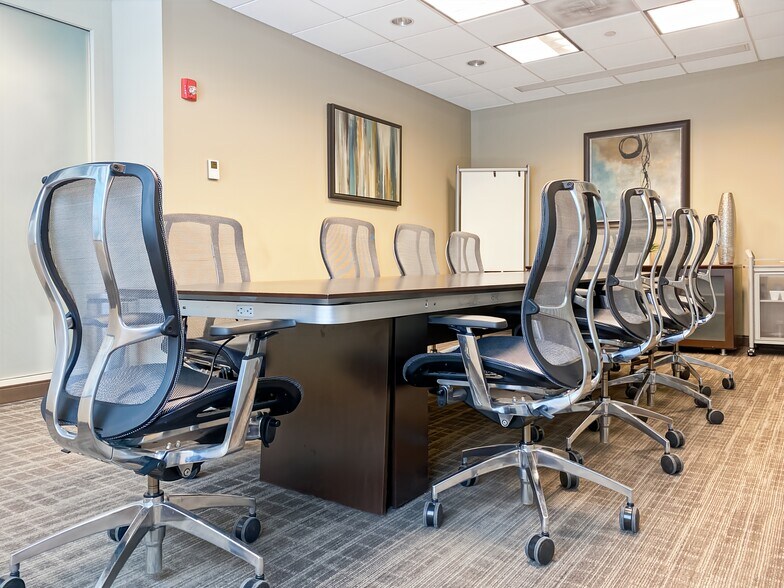 More Photos Of 2700 Patriot Blvd, Glenview Coworking Space