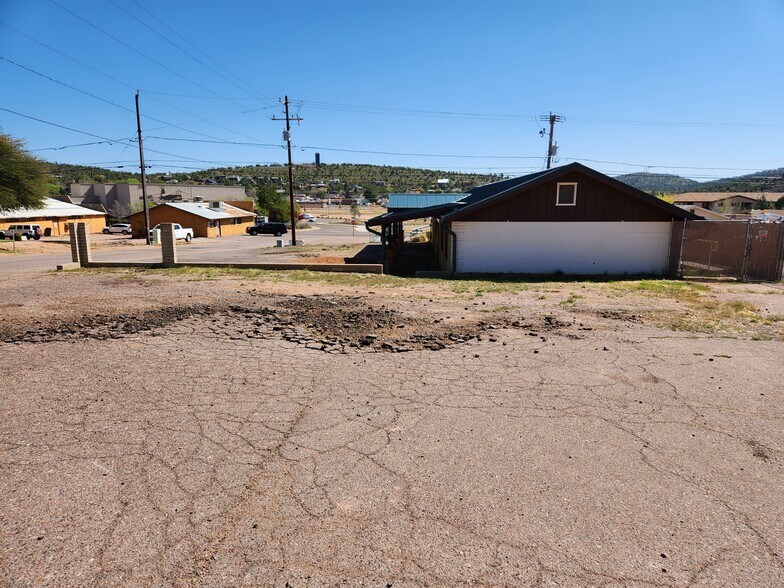 More Photos Of 704 S Meadow St, Payson Office For Sale